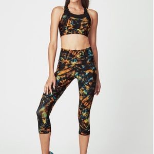 New! Running Bare Capris